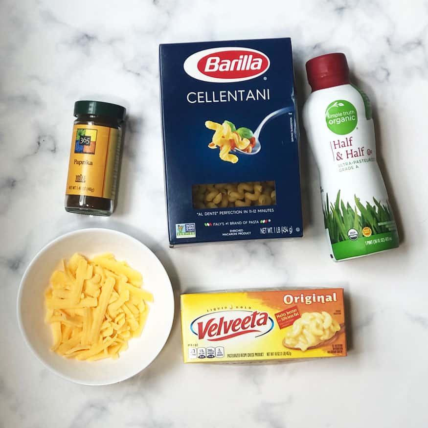 Ingredients needed to make copycat Outback mac and cheese.